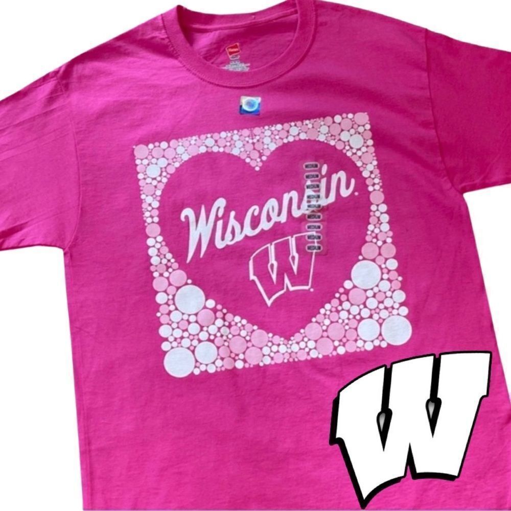 Hanes Women's “Love Wisconsin Badgers” T-Shirt • Medium • NWT 💕